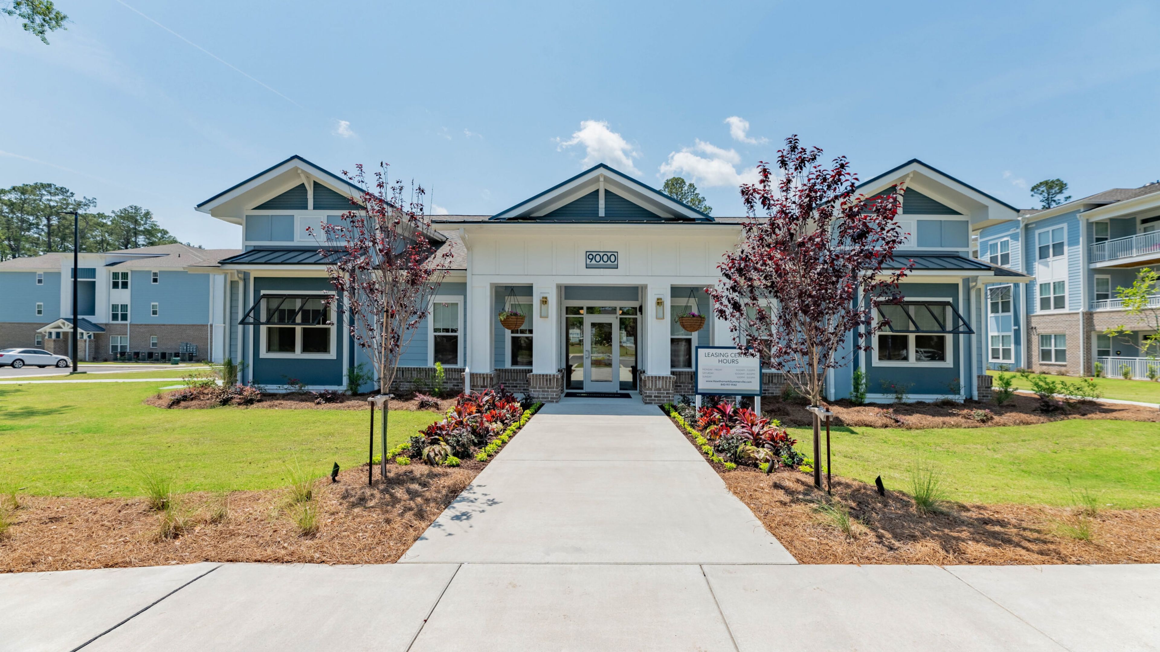 Hawthorne at Summerville apartment community exterior